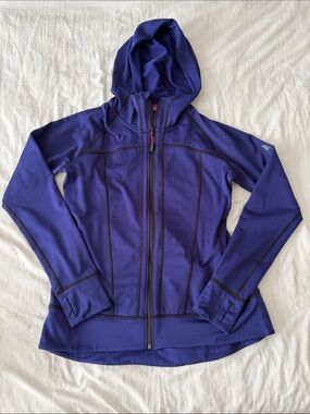 Eddie Bauer Womens Purple Hooded Active Jacket. Like new condition